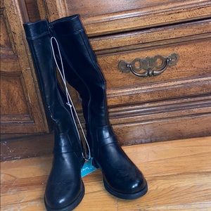 Women’s size 8 black boots